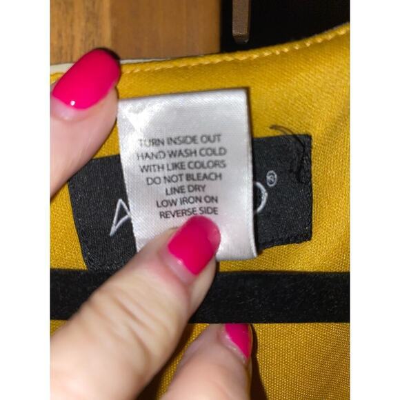 Ashro Sleeveless Dress with geometric color block design.  Size 20W - Picture 4 of 5